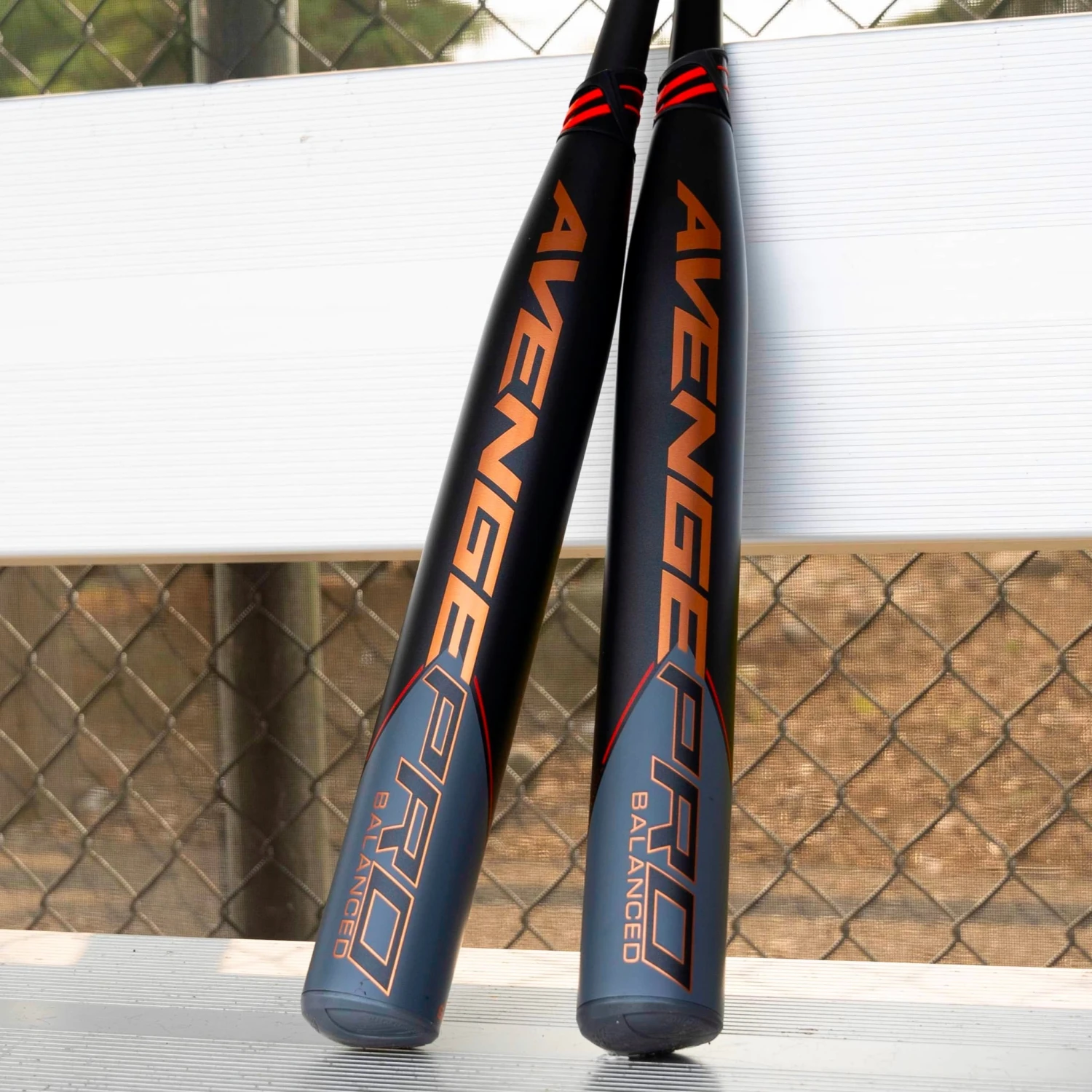 2023 Axe Avenge Pro Balanced USSSA Slowpitch Softball Bat: L154K - Image 4