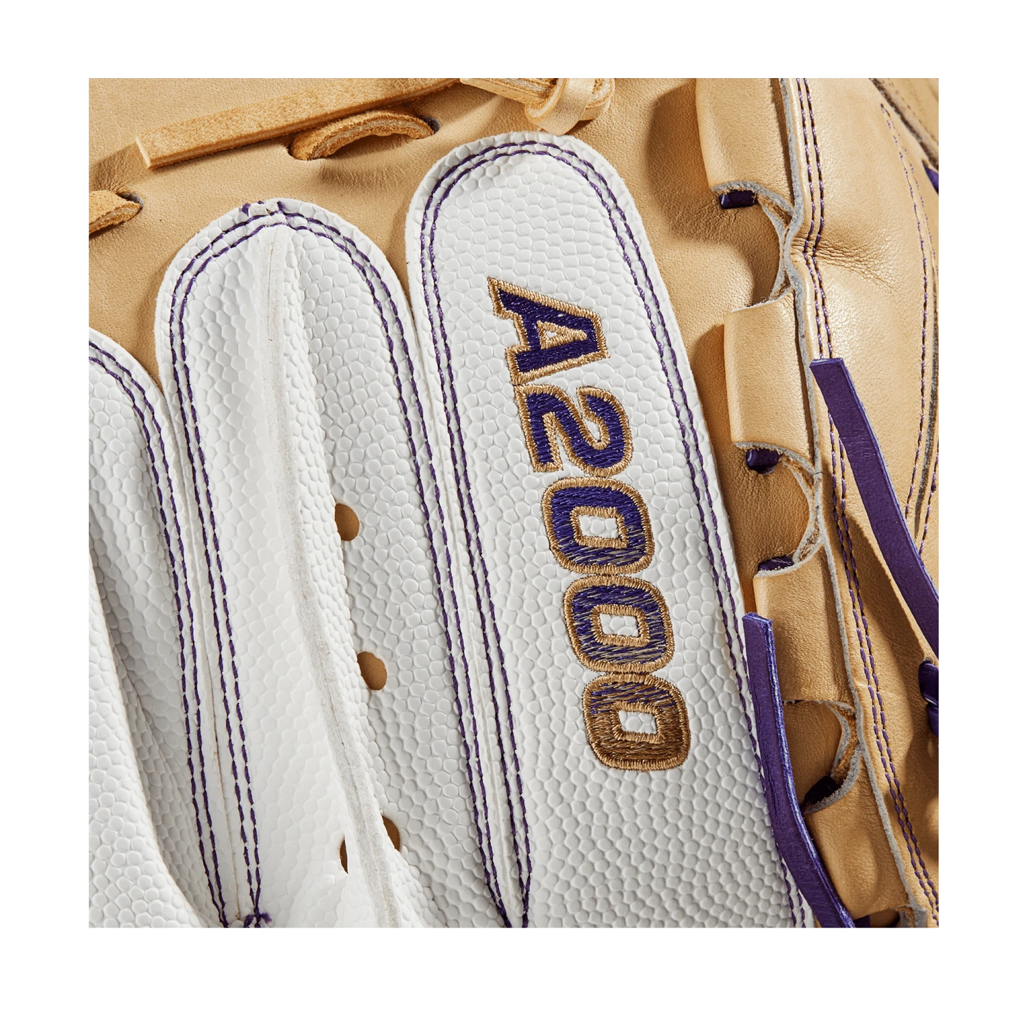 2023 Wilson A2000 Aubree Munro AM1 34" Fastpitch Catcher's Mitt: WBW10101834 - Image 5